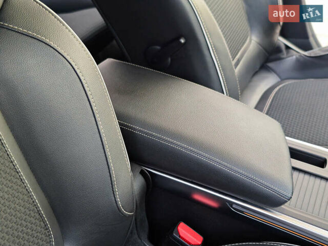 Белый Рено Меган, объемом двигателя 1.5 л и пробегом 114 тыс. км за 18600 $, фото 67 на Automoto.ua