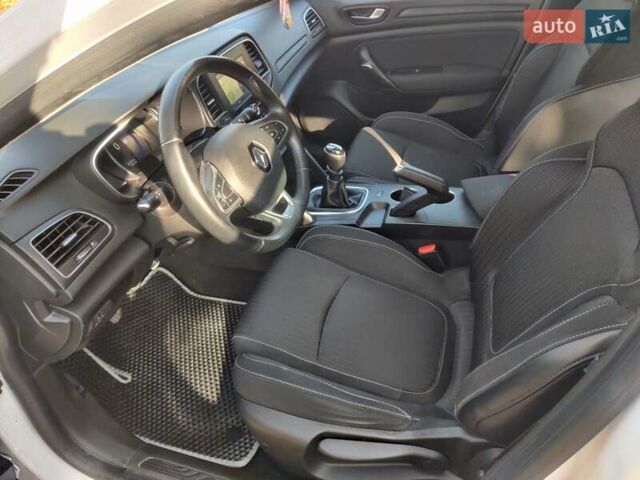 Белый Рено Меган, объемом двигателя 1.46 л и пробегом 241 тыс. км за 11900 $, фото 7 на Automoto.ua