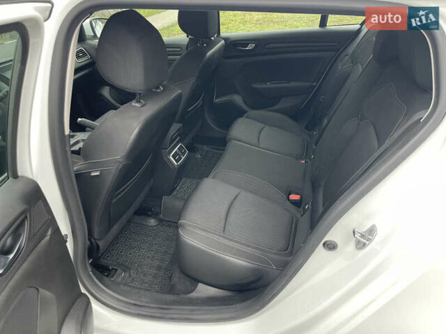 Білий Рено Меган, об'ємом двигуна 1.46 л та пробігом 133 тис. км за 15399 $, фото 8 на Automoto.ua