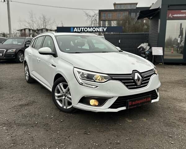 Белый Рено Меган, объемом двигателя 1.5 л и пробегом 202 тыс. км за 15800 $, фото 3 на Automoto.ua