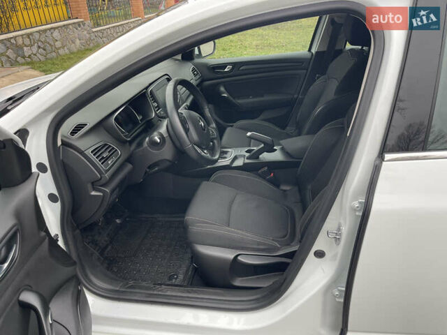 Білий Рено Меган, об'ємом двигуна 1.46 л та пробігом 133 тис. км за 15399 $, фото 6 на Automoto.ua
