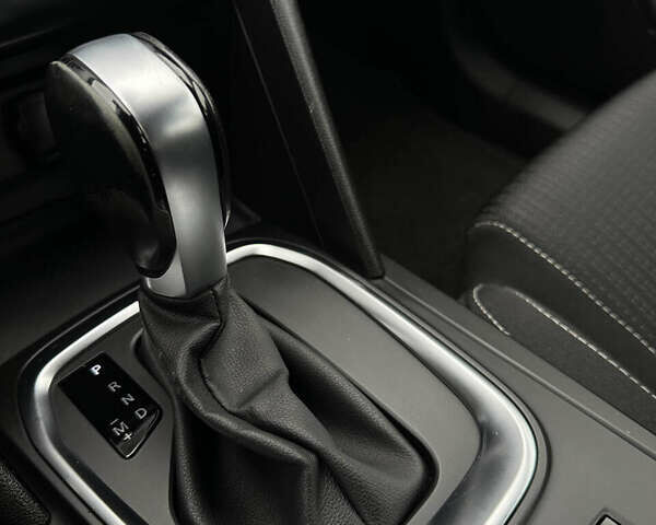 Белый Рено Меган, объемом двигателя 1.5 л и пробегом 202 тыс. км за 15800 $, фото 23 на Automoto.ua