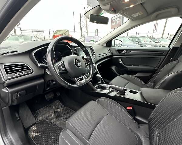 Белый Рено Меган, объемом двигателя 1.5 л и пробегом 202 тыс. км за 15800 $, фото 17 на Automoto.ua