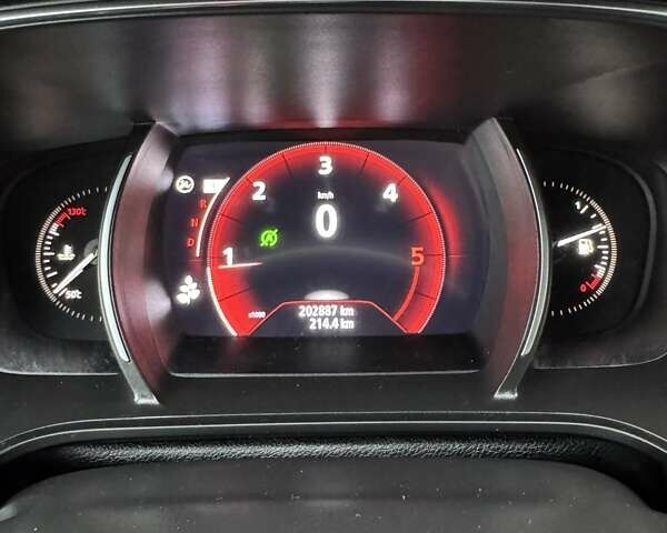 Белый Рено Меган, объемом двигателя 1.5 л и пробегом 202 тыс. км за 15600 $, фото 28 на Automoto.ua