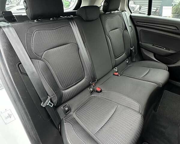 Белый Рено Меган, объемом двигателя 1.5 л и пробегом 202 тыс. км за 15800 $, фото 19 на Automoto.ua