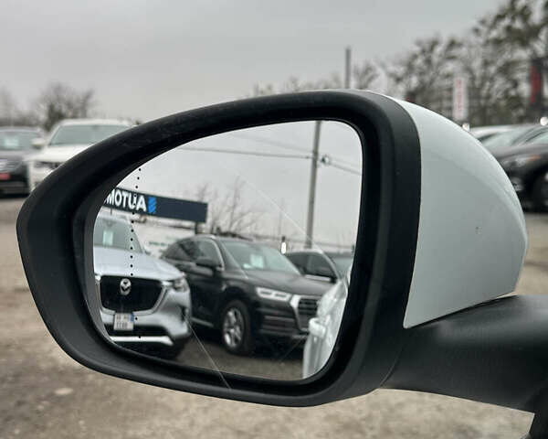 Белый Рено Меган, объемом двигателя 1.5 л и пробегом 202 тыс. км за 15800 $, фото 6 на Automoto.ua