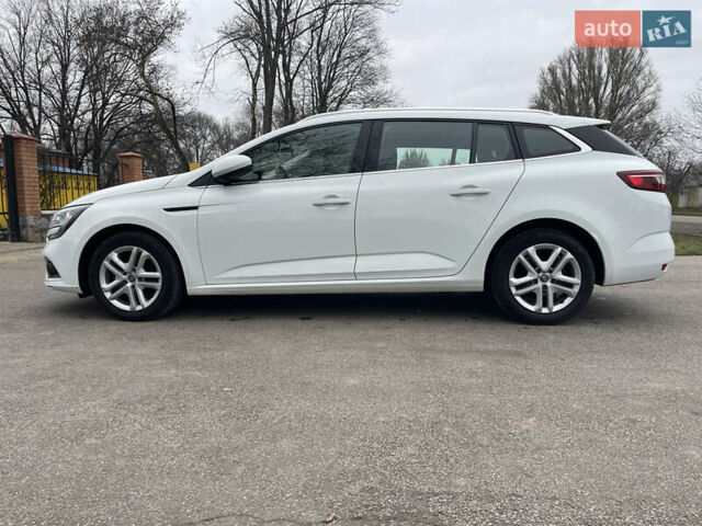 Білий Рено Меган, об'ємом двигуна 1.46 л та пробігом 133 тис. км за 15399 $, фото 1 на Automoto.ua