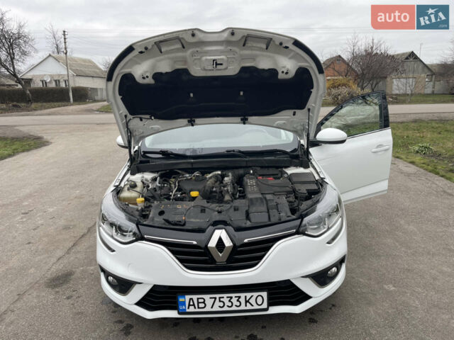 Белый Рено Меган, объемом двигателя 1.46 л и пробегом 133 тыс. км за 14799 $, фото 10 на Automoto.ua