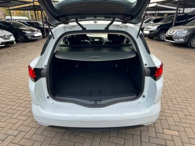 Белый Рено Меган, объемом двигателя 1.5 л и пробегом 167 тыс. км за 14200 $, фото 9 на Automoto.ua