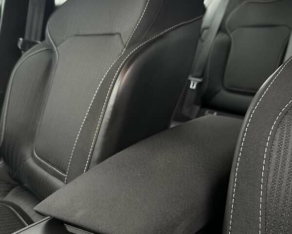 Белый Рено Меган, объемом двигателя 1.5 л и пробегом 202 тыс. км за 15800 $, фото 34 на Automoto.ua