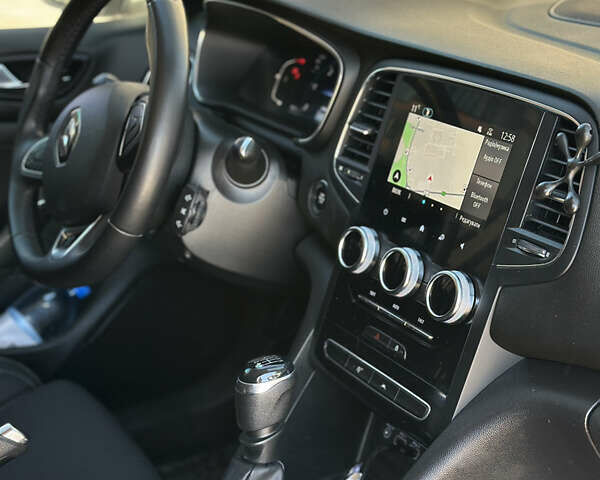Белый Рено Меган, объемом двигателя 1.46 л и пробегом 186 тыс. км за 16500 $, фото 12 на Automoto.ua