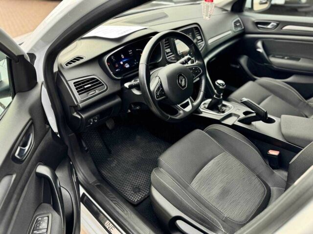 Белый Рено Меган, объемом двигателя 1.5 л и пробегом 167 тыс. км за 14200 $, фото 13 на Automoto.ua