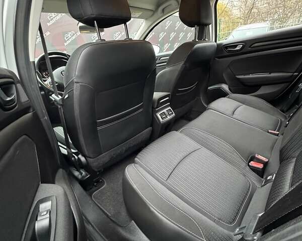 Белый Рено Меган, объемом двигателя 1.5 л и пробегом 202 тыс. км за 15600 $, фото 16 на Automoto.ua