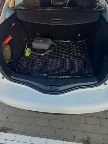 Білий Рено Меган, об'ємом двигуна 1.46 л та пробігом 164 тис. км за 16200 $, фото 12 на Automoto.ua