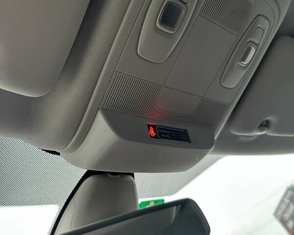 Белый Рено Меган, объемом двигателя 1.5 л и пробегом 202 тыс. км за 15800 $, фото 15 на Automoto.ua