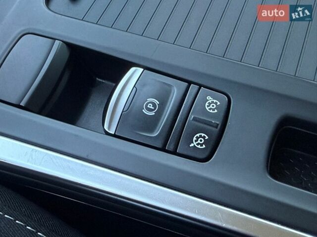 Белый Рено Меган, объемом двигателя 1.5 л и пробегом 199 тыс. км за 13999 $, фото 55 на Automoto.ua