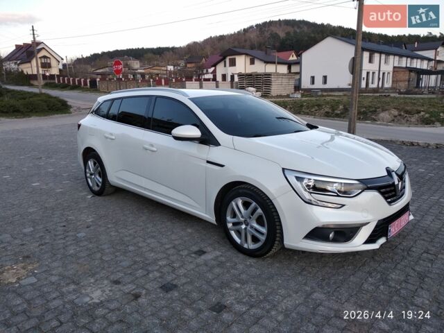 Белый Рено Меган, объемом двигателя 1.5 л и пробегом 255 тыс. км за 13300 $, фото 3 на Automoto.ua
