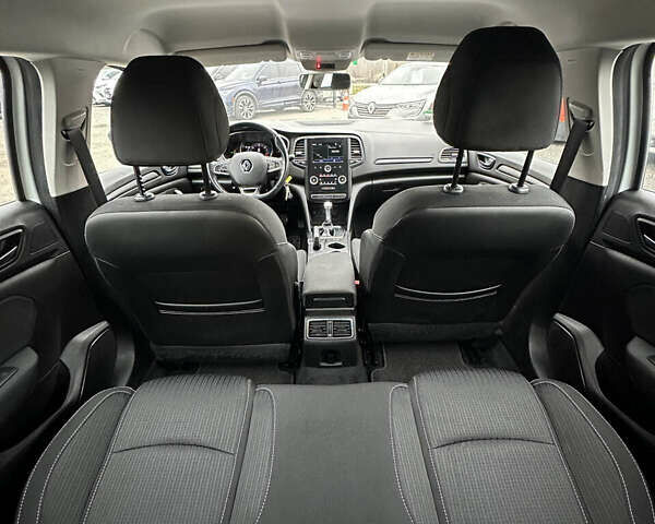 Белый Рено Меган, объемом двигателя 1.5 л и пробегом 202 тыс. км за 15800 $, фото 18 на Automoto.ua