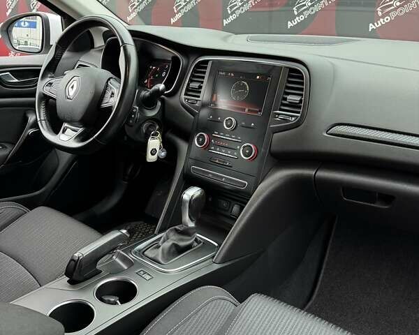 Белый Рено Меган, объемом двигателя 1.5 л и пробегом 202 тыс. км за 15600 $, фото 23 на Automoto.ua