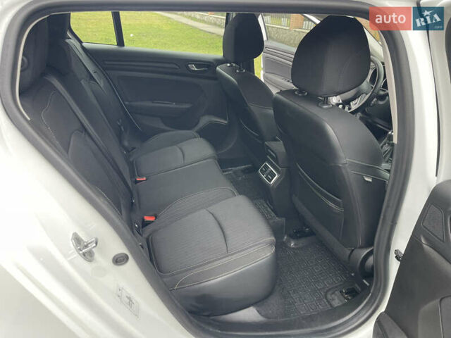 Білий Рено Меган, об'ємом двигуна 1.46 л та пробігом 133 тис. км за 15399 $, фото 9 на Automoto.ua