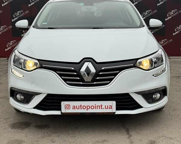 Белый Рено Меган, объемом двигателя 1.5 л и пробегом 202 тыс. км за 15600 $, фото 1 на Automoto.ua