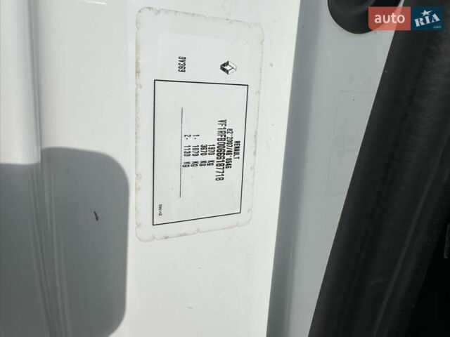 Белый Рено Меган, объемом двигателя 1.46 л и пробегом 193 тыс. км за 14950 $, фото 22 на Automoto.ua