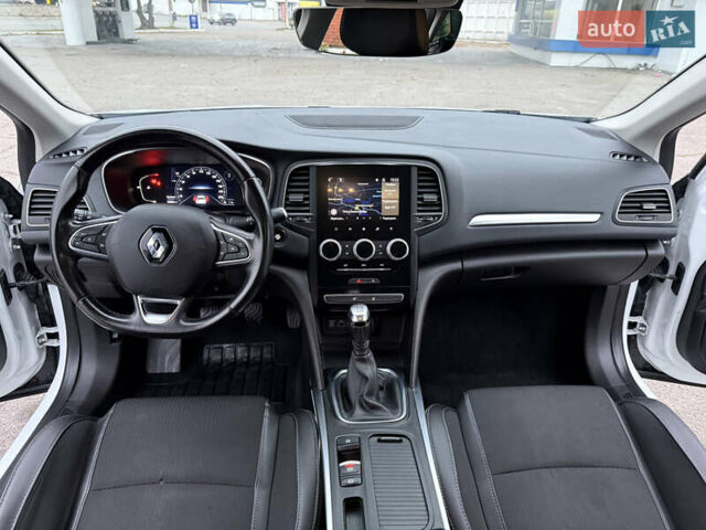 Белый Рено Меган, объемом двигателя 1.5 л и пробегом 138 тыс. км за 15399 $, фото 5 на Automoto.ua