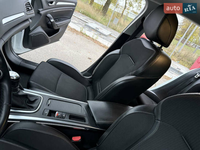 Белый Рено Меган, объемом двигателя 1.5 л и пробегом 138 тыс. км за 15399 $, фото 55 на Automoto.ua