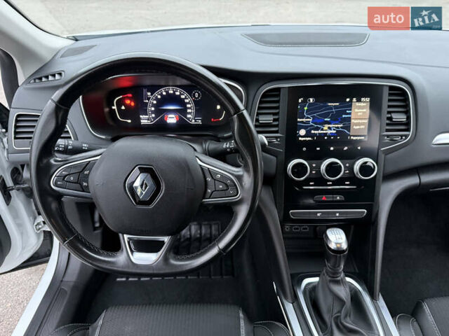 Белый Рено Меган, объемом двигателя 1.5 л и пробегом 138 тыс. км за 15399 $, фото 65 на Automoto.ua