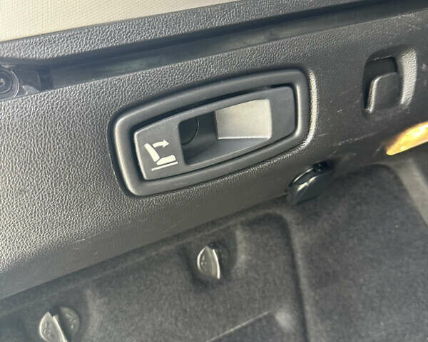 Белый Рено Меган, объемом двигателя 1.46 л и пробегом 193 тыс. км за 14950 $, фото 20 на Automoto.ua