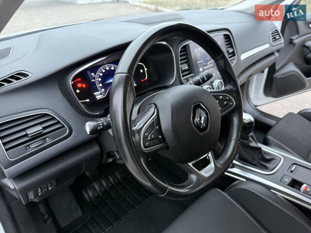 Белый Рено Меган, объемом двигателя 1.5 л и пробегом 138 тыс. км за 15399 $, фото 51 на Automoto.ua