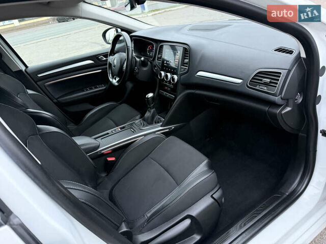 Белый Рено Меган, объемом двигателя 1.5 л и пробегом 138 тыс. км за 15399 $, фото 42 на Automoto.ua