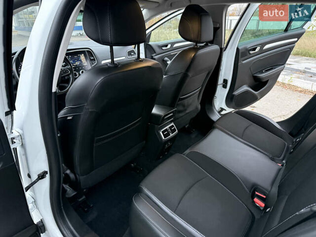 Белый Рено Меган, объемом двигателя 1.5 л и пробегом 138 тыс. км за 15399 $, фото 59 на Automoto.ua