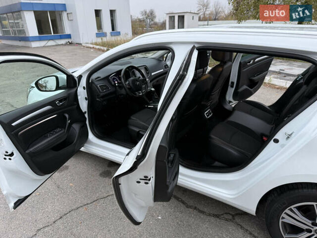 Белый Рено Меган, объемом двигателя 1.5 л и пробегом 138 тыс. км за 15399 $, фото 61 на Automoto.ua