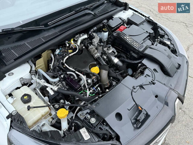 Белый Рено Меган, объемом двигателя 1.5 л и пробегом 138 тыс. км за 15399 $, фото 75 на Automoto.ua