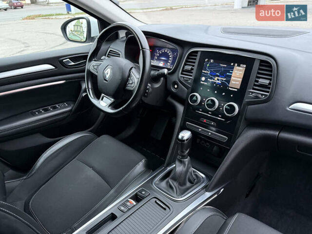 Белый Рено Меган, объемом двигателя 1.5 л и пробегом 138 тыс. км за 15399 $, фото 3 на Automoto.ua