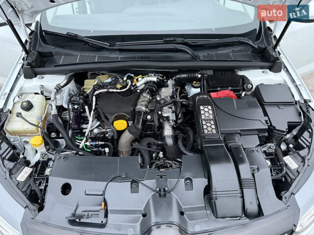 Белый Рено Меган, объемом двигателя 1.5 л и пробегом 138 тыс. км за 15399 $, фото 9 на Automoto.ua