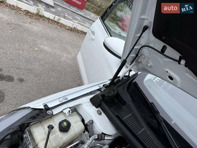 Белый Рено Меган, объемом двигателя 1.5 л и пробегом 138 тыс. км за 15399 $, фото 83 на Automoto.ua