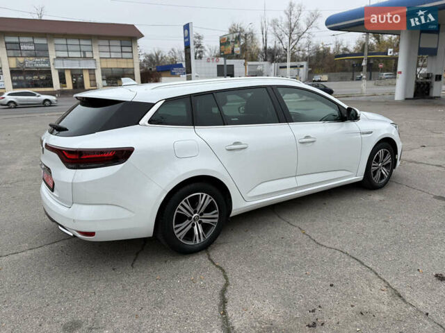 Белый Рено Меган, объемом двигателя 1.5 л и пробегом 138 тыс. км за 15399 $, фото 17 на Automoto.ua