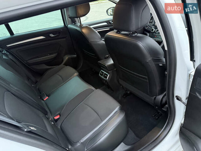 Белый Рено Меган, объемом двигателя 1.5 л и пробегом 138 тыс. км за 15399 $, фото 45 на Automoto.ua