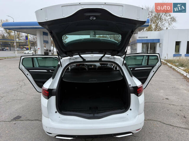 Белый Рено Меган, объемом двигателя 1.5 л и пробегом 138 тыс. км за 15399 $, фото 67 на Automoto.ua