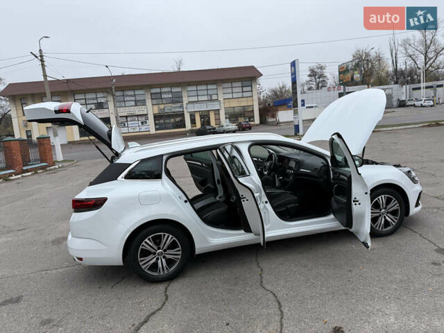 Белый Рено Меган, объемом двигателя 1.5 л и пробегом 138 тыс. км за 15399 $, фото 89 на Automoto.ua