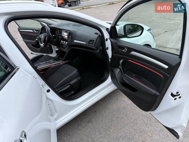 Белый Рено Меган, объемом двигателя 1.5 л и пробегом 138 тыс. км за 15399 $, фото 106 на Automoto.ua