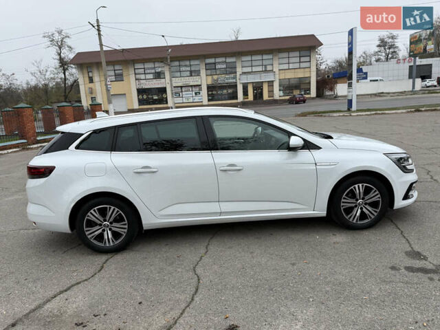 Белый Рено Меган, объемом двигателя 1.5 л и пробегом 138 тыс. км за 15399 $, фото 15 на Automoto.ua