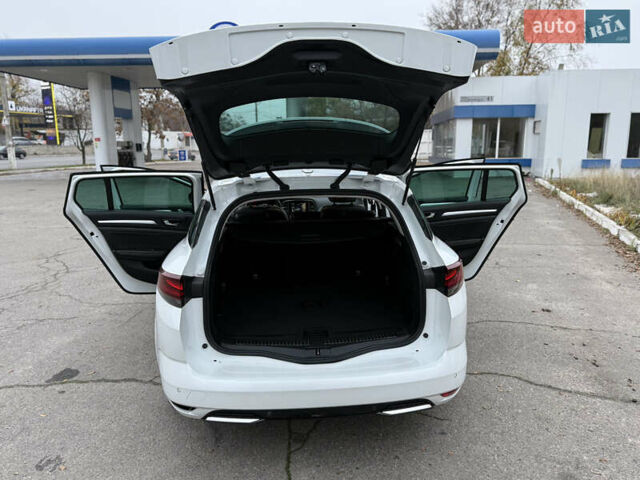 Белый Рено Меган, объемом двигателя 1.5 л и пробегом 138 тыс. км за 15399 $, фото 93 на Automoto.ua