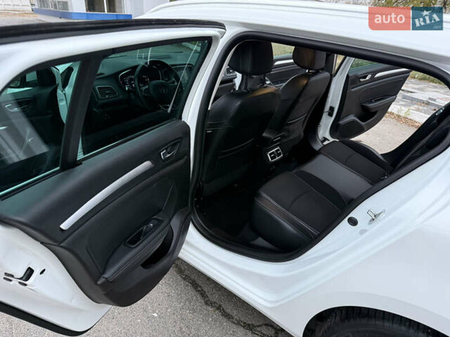 Белый Рено Меган, объемом двигателя 1.5 л и пробегом 138 тыс. км за 15399 $, фото 57 на Automoto.ua