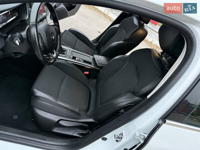 Белый Рено Меган, объемом двигателя 1.5 л и пробегом 138 тыс. км за 15399 $, фото 54 на Automoto.ua