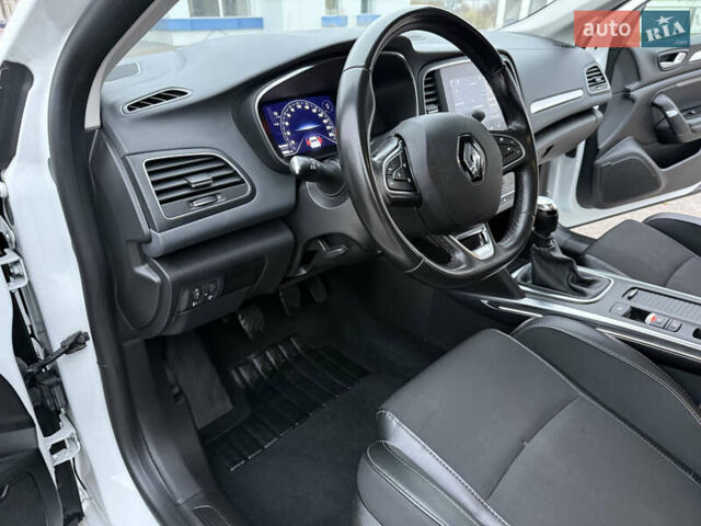 Белый Рено Меган, объемом двигателя 1.5 л и пробегом 138 тыс. км за 15399 $, фото 50 на Automoto.ua