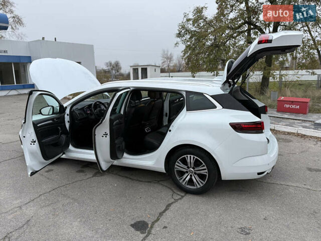 Белый Рено Меган, объемом двигателя 1.5 л и пробегом 138 тыс. км за 15399 $, фото 96 на Automoto.ua