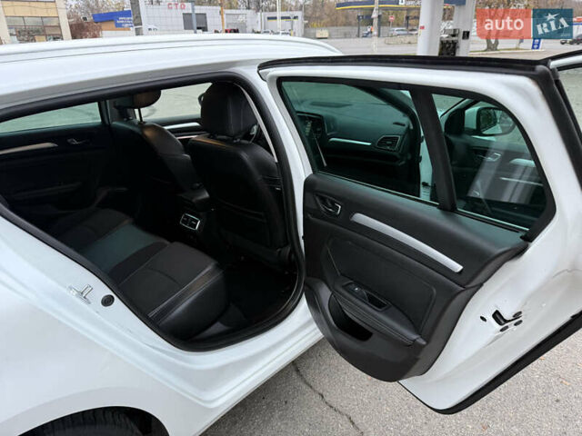 Белый Рено Меган, объемом двигателя 1.5 л и пробегом 138 тыс. км за 15399 $, фото 47 на Automoto.ua